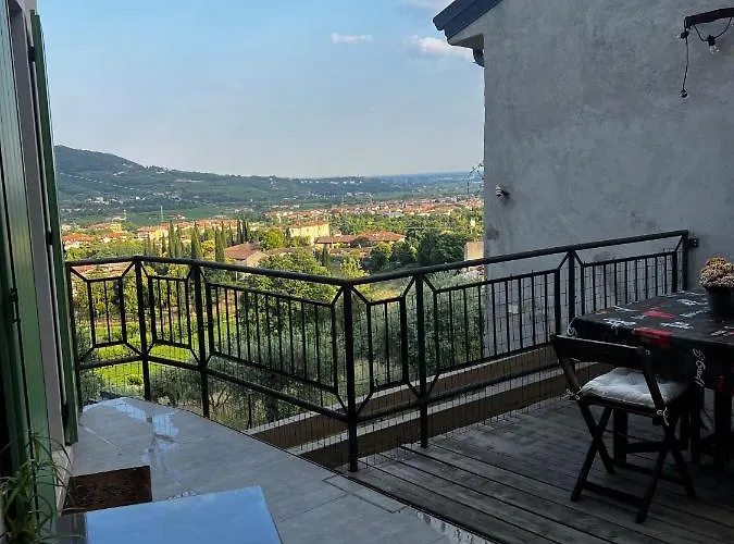 La Casa In Collina Дом отдыха *